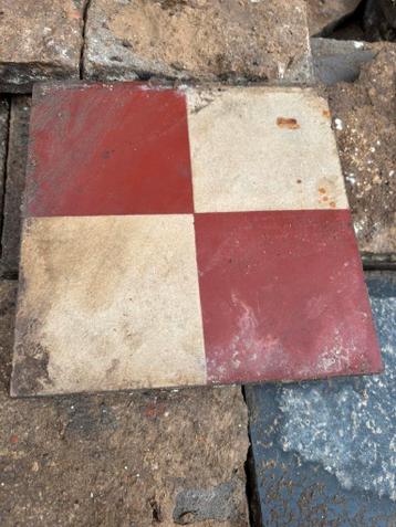 Gratis om te halen - 18m2 tegels uit oude boerderij