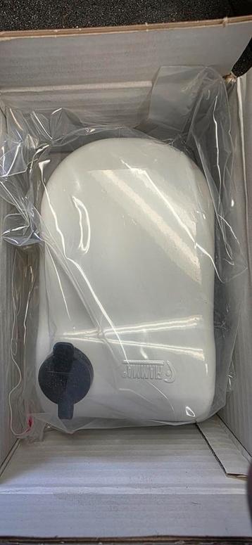 Div.ond.voor camper/caravan, slot,kraan, stroom en water