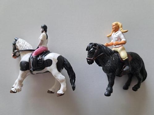 Jolies figurines Papo - 2 x fille sur un poney - Bon état, Collections, Jouets miniatures, Utilisé, Enlèvement ou Envoi