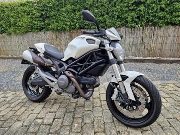 Prachtige Ducati monster 696, gekeurd voor verkoop!