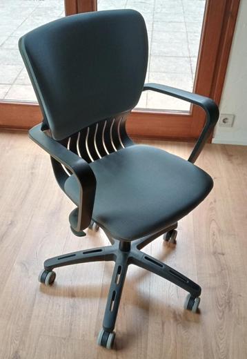 chaise de bureau Ikea, marque Joakim