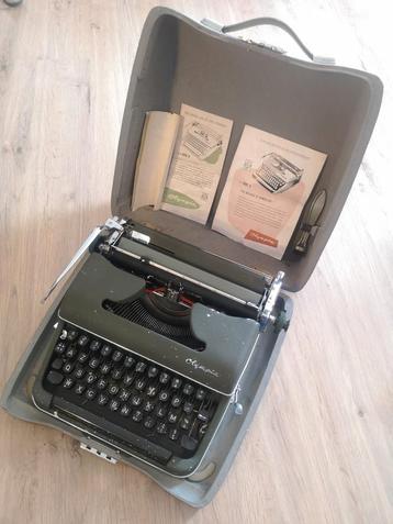 Machine à écrire Olympia SM2