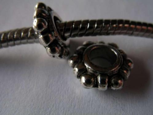 5 tibetaans zilveren bedel:, Bijoux, Sacs & Beauté, Bracelets à breloques, Neuf, Autres marques, Autres matériaux, Enlèvement ou Envoi