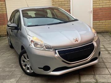 Peugeot 208 1.0i Essence Euro 5b 10/2015 5 Portes Airco Usb 