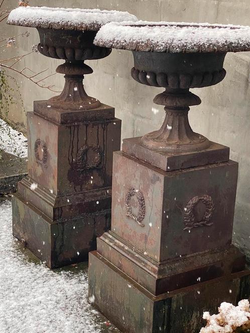 Grote gietijzeren tuinvazen op sokkel(zie beschrijving), Jardin & Terrasse, Vases de jardin, Utilisé, Enlèvement