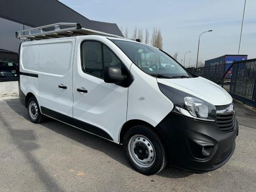 Opel Vivaro 1.6 bi turbo 1steig ohboek airco trekhaak camera, Auto's, Bestelwagens en Lichte vracht, Bedrijf, Te koop, ABS, Achteruitrijcamera