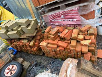 2palletjes oude beerse baksteen