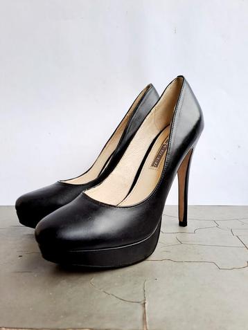 Buffalo zwart leren stiletto pumps 39