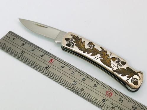 1995 BUCK KNIFE 525 knife Acorn Design Silver Engraved  Neve, Caravanes & Camping, Outils de camping, Comme neuf, Enlèvement ou Envoi