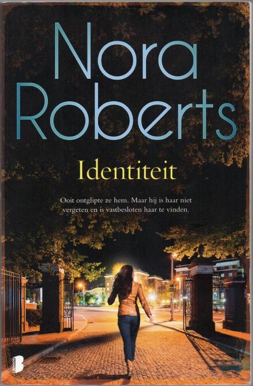 Identiteit - Nora Roberts, Livres, Romans, Utilisé, Pays-Bas, Enlèvement ou Envoi