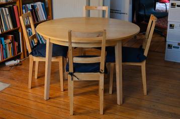 Ensemble de table et 4 chaises