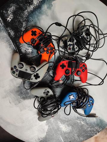 6 Nacon controllers, zie omschrijving 