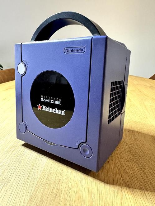 Gamecube Heineken Console *Only 100 made!*, Games en Spelcomputers, Spelcomputers | Nintendo GameCube, Gebruikt, Paars, Ophalen of Verzenden