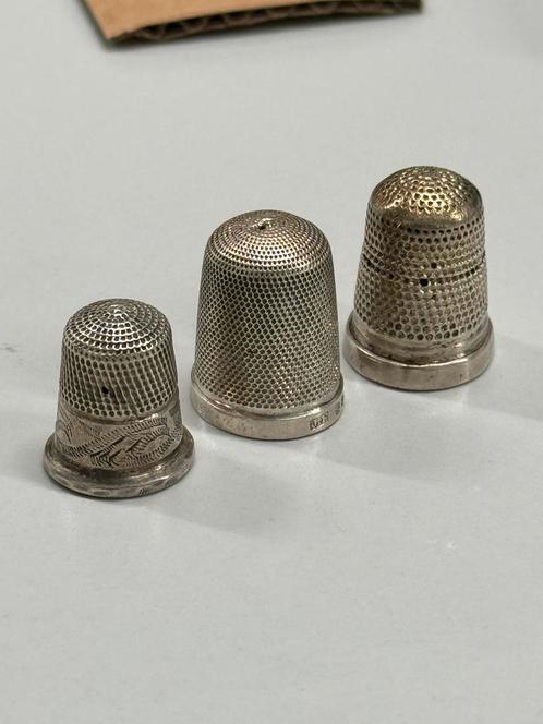 3 dés à coudre anciens Henry Griffith & Sons, 1925, Collections, Dés à coudre, Utilisé, Argent, Enlèvement ou Envoi