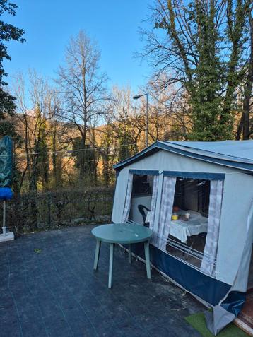 Burstner caravan met voortent