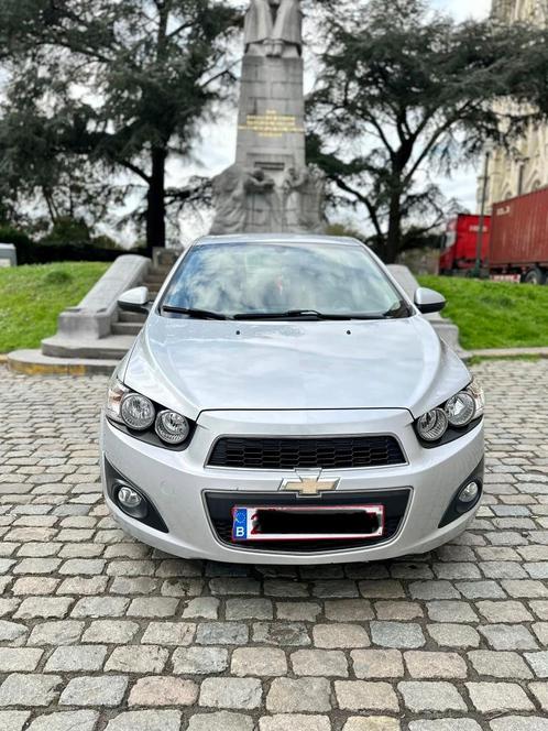 Voiture chevrolet aveo Berline 2012 KL1T, Autos, Chevrolet, Particulier, Aveo, 4x4, ABS, Phares directionnels, Airbags, Air conditionné