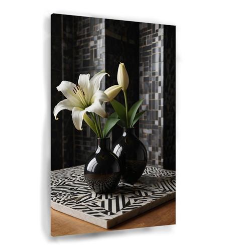 Stilleven met Lelies in Zwart-Witte Vazen canvas 60x90cm -, Huis en Inrichting, Woonaccessoires | Wanddecoraties, Nieuw, Verzenden