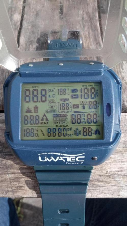 Ordinateur de plongée Uwatec Smart Z, Sports nautiques & Bateaux, Plongée, Utilisé, Ordinateur de plongée, Enlèvement ou Envoi