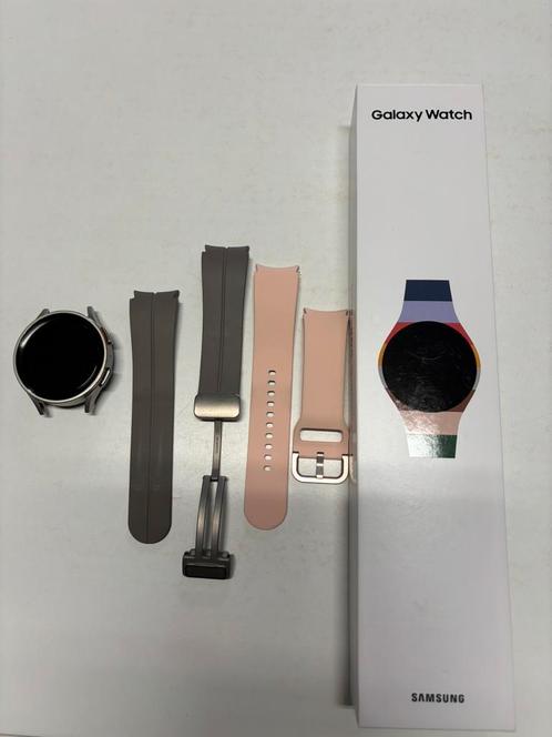 Galaxy Watch 5 Pro Titanium 45mm garantie jusque 03/25!, Handtassen en Accessoires, Smartwatches, Zo goed als nieuw