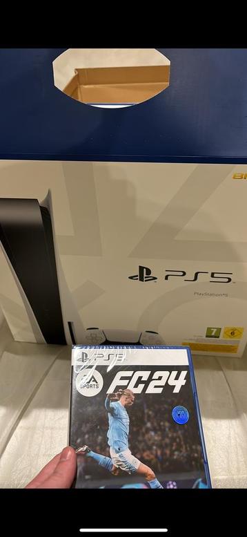 Playstation 5 disc + 2 controllers + 2 games