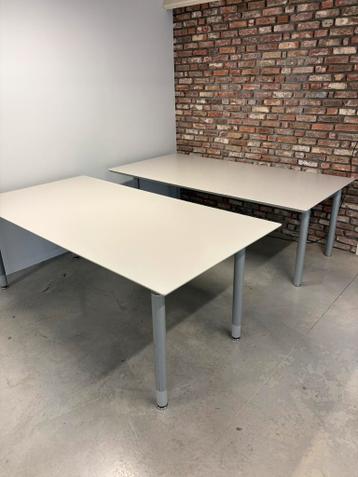 2 bureaus gratis af te halen