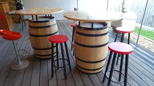 Jolie table haute composée d'un tonneau et d'estampes à vin, Maison & Meubles, Tables | Tables mange-debout, Comme neuf, Enlèvement