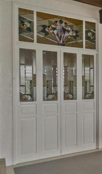 Dubbele deur met glas-in-loodramen