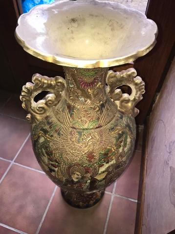 Vase antique signé
