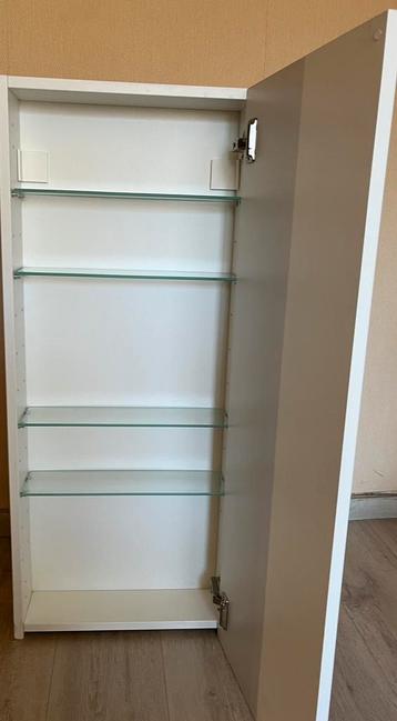 Ikea witte badkamer bovenkast