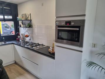 Nette Moderne Hoogglans Witte Keuken + Bosch + GEDEMONTEERD 