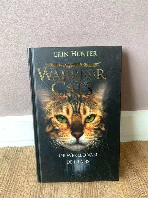 Warrior Cats - De wereld van de clans - Erin Hunter, Boeken, Kinderboeken | Jeugd | 10 tot 12 jaar, Gelezen, Ophalen of Verzenden