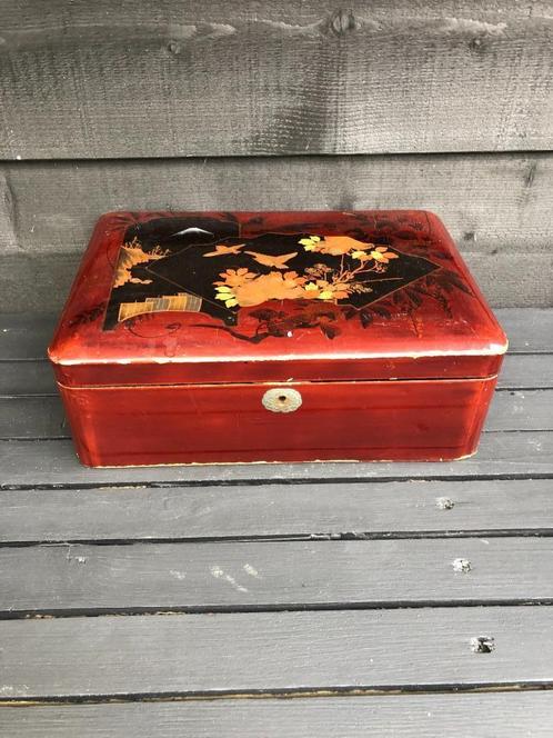 Grande très belle boîte ancienne en laque japonaise., Antiquités & Art, Antiquités | Accessoires de maison, Enlèvement ou Envoi