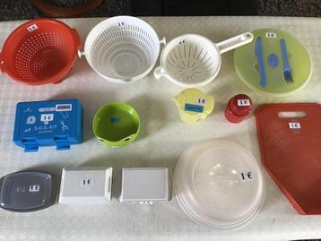 13 plastieken items voor keukengebruik aan 1 euro