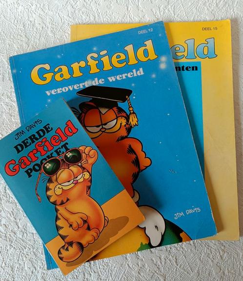 2 strips en 1 boek Garfield - Jim Davis, 1988 en 1984, Boeken, Stripverhalen, Gelezen, Meerdere stripboeken, Ophalen of Verzenden