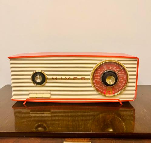 RADIO À TUBE VINTAGE MIVAR UCM 601/2 1960 FM FONCTIONNANT, Antiquités & Art, Antiquités | TV & Hi-Fi, Envoi