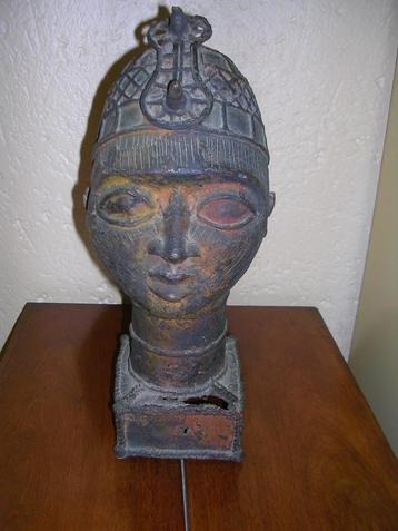 Buste africain ancien en bronze