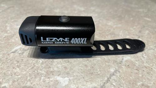 Lezyne Mini Drive 400XL lamp, Fietsen en Brommers, Fietsaccessoires | Fietsverlichting, Voorlicht, Zo goed als nieuw, Batterij