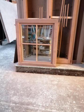 houten ramen en deuren uit eigen productie  