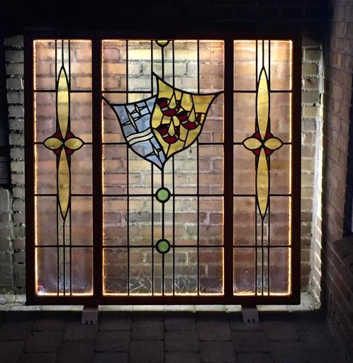 Glas in lood raam wapen Eindhoven Philips mancave kalff, Antiquités & Art, Antiquités | Verre & Cristal, Enlèvement