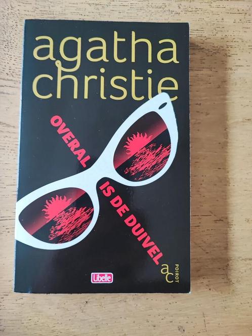Agatha Christie - Overal is de duivel, Boeken, Detectives, Zo goed als nieuw, Ophalen of Verzenden
