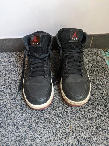 3 paar schoenen : Jordan 1 MID & VANS (MAAT 43)