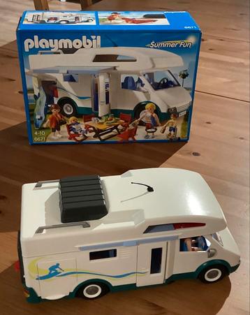 Playmobil 6671: Familie met camper.