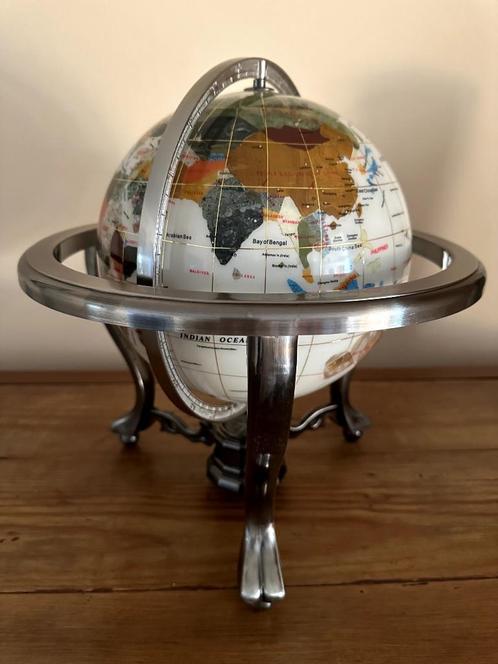A saisir! Globe en marqueterie pierres semi-précieuses -180€, Maison & Meubles, Accessoires pour la Maison | Globes, Neuf, Enlèvement