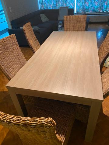 Eettafel met 6 stoelen 