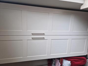 ikea kasten, zetel kan tot slaapbed worden uitgetrokken