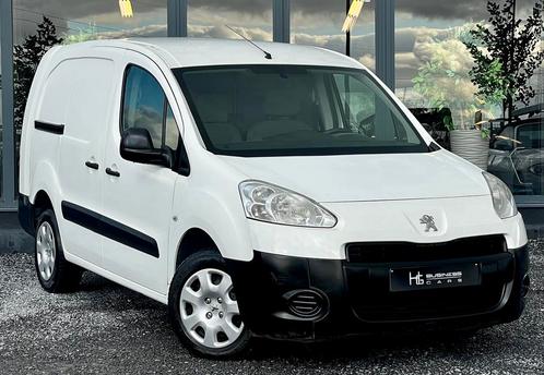 Peugeot Partner 1.6/ LONG CHASSIS/ 3 PLACES/ CLIM/ ATTELAGE, Auto's, Peugeot, Bedrijf, Te koop, Partner, ABS, Airbags, Airconditioning