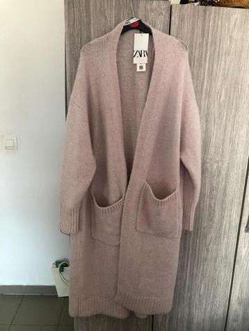 Le gilet pour femme Zara est encore neuf 