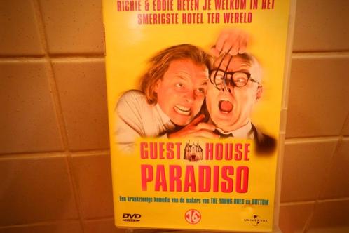 DVD Guest House Paradiso., CD & DVD, DVD | Comédie, Comme neuf, Comédie d'action, À partir de 16 ans, Enlèvement ou Envoi