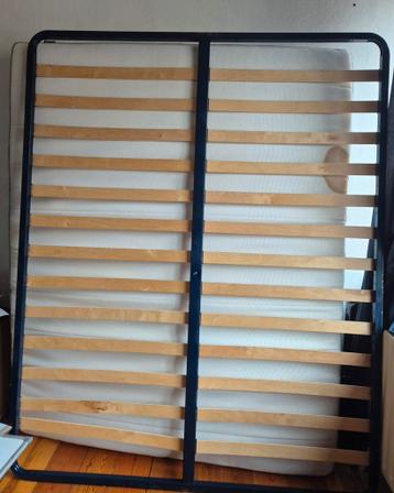 OM MATRAS + BOXSPRING 1m60 bij 2m TE GEVEN