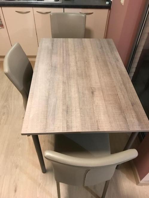 Keukentafel (120 x 80 cm) met 3 bijhorende stoelen., Maison & Meubles, Cuisine | Éléments de cuisine, Utilisé, Beige, Enlèvement